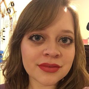 Meet your Posher, Angie